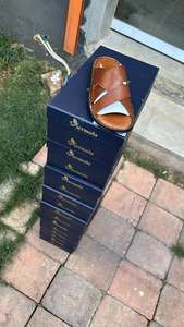 Lot de 8 Sandales Claquettes pour Homme en Cuir Véritable avec Boucle Décorative en X - Product Image 6