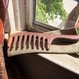 Wholesale 100% Biodegradable Custom Logo Eco Friendly Wooden <b>Wide</b> Tooth Hair Bamboo Wood <b>Comb</b> - Product Image 2