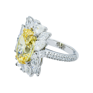Anillo de Diamantes Ovalados Amarillos de Lujo con Diamantes Blancos de 14K en Oro Blanco, Estilo de Compromiso, Certificado IGI - Product Image 3