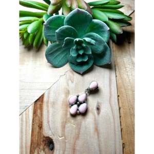 จี้ห้อยทำมือจากเปลือกหอยสีชมพูแบบนาวาโฮและเงินแท้ชุบโรเดียม - Product Image 3