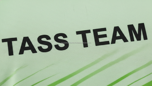 Uniformes de football pour hommes de haute qualité avec logo personnalisé, 100% polyester, séchage rapide, respirant, col en V, dernier design, ensembles de football - Product Image 3