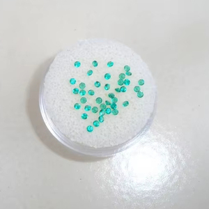 100% gemas facetadas de Esmeralda redondas naturales de más de 1/2 quilates, piedras preciosas verdes de alta calidad de 1,5mm cada una - Product Image 1