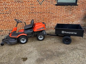 Tondeuse autoportée Husqvarna R16C AWD + Remorque benne basculante pour tracteur de jardin - Product Image 5