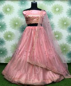 Lourd exclusif designer indien Lahenga Choli avec dupatta mariée porter prix de gros vêtement ethnique surat fabrication - Product Image 4