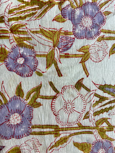 Tela de Algodón Estampada a Mano con Diseño Floral Pastel, Diseño Vintage de Enredaderas Botánicas - Product Image 2