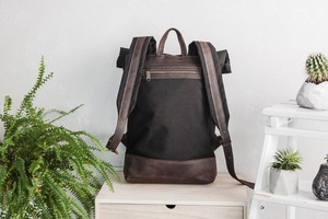 กระเป๋าเป้สะพายหลังหนังและผ้าใบสำหรับใส่แล็ปท็อป - น้ำหนักเบา ความจุขนาดใหญ่ ดีไซน์หรูหรา เหมาะสำหรับการเดินทาง เดินป่า และใช้ในโรงเรียน รุ่น LCBP-0177 - Product Image 2