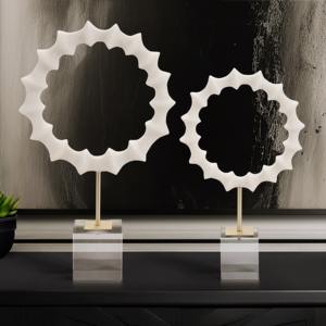 Décoration de table vintage blanche classique, élément d'accentuation charmant non métallique pour la maison, le bureau ou l'affichage en studio, fabriqué à la main en Inde - Product Image 6