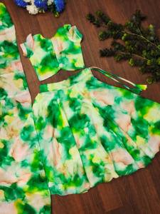 Conjunto de Lehenga Choli Largo con Estampado Digital Verde de Lujo Moderno de Shoryam Fashion |   Vestidos de Fiesta para Niñas de Diseñador |   Secado Rápido - Product Image 2