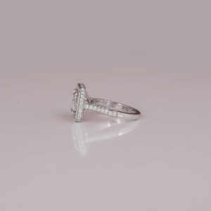 Bague de fiançailles en or massif 14 carats conçue sur mesure, diamant de laboratoire taillé Asscher avec halo à deux côtés, plaqué or à la mode, certifiée - Product Image 6