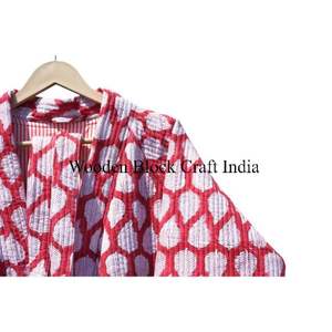 Veste en coton indien faite à la main pour femmes, patchwork matelassé, couture Kantha, design floral réversible, style confortable pour l'hiver - Product Image 3