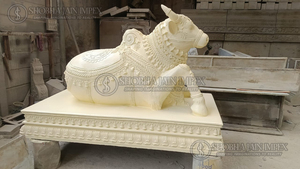 Statue de vache Nandi fabriquée à la main Figurine hindoue sacrée pour la décoration de mariage du fournisseur indien fleur romantique - Product Image 4