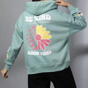 Sudadera con capucha de algodón de gran tamaño para mujer, tejido de invierno estampado popular con logotipo personalizado en la parte delantera - Product Image 4