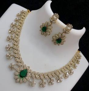 Ensemble collier et boucles d'oreilles en or de qualité supérieure avec pierres CZ pour les fêtes, les mariages, collection moderne pour femmes - Product Image 6