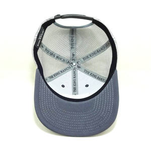 Gorra de camionero semicurva estructurada de 6 paneles con cierre Snapback Gorra de béisbol de malla con parche de cuero personalizado con MOQ bajo - Product Image 4