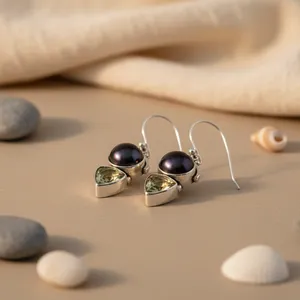 Boucles d'oreilles pendantes pour femmes en argent sterling 925 avec perle noire et améthyste verte, perle d'eau douce de qualité AA, style luxueux, à porter au quotidien - Product Image 1