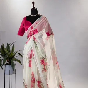 Tenga este sari de organza con estampado floral y de papel de aluminio que personificará el equilibrio, la gracia y la belleza