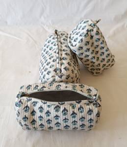 Pochette de maquillage en coton matelassé à motif floral, pochette de voyage élégante pour cosmétiques, fermeture éclair, fabricant en gros, étui à cosmétiques - Product Image 6