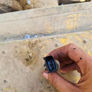 Capteur de température du liquide de refroidissement du moteur 3915329 pour 4BT/K19/M11/N14/NT855 Garantie 12 mois OEM/Aftermarket/NXA - Product Image 1