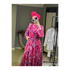 Abito in CHIFFON con motivo volant MOODBASIC