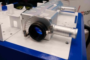 Máquina de Limpieza de Superficies con Láser UV/CO2 Industrial con Control Digital Automático para Aluminio, Vidrio y Acrílico - Product Image 4