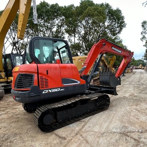 Excavatrice Doosan DX60 99% neuve, 6 tonnes, matériel de terrassement d'occasion, petite excavatrice en bon état, prête à travailler - Product Image 1
