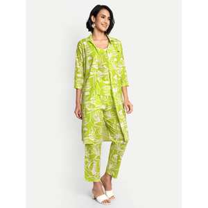 Ensemble décontracté Coord pour femmes à imprimé floral élégant Pantalon de puissance personnalisé et haut long avec patchs pour les vacances - Product Image 2