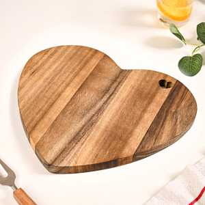 Tabla de Cortar de Madera Natural Sostenible en Forma de Corazón con 1.5 cm de Grosor para Cocina, Servir en el Hogar y Restaurantes - Product Image 5
