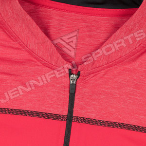 Vêtements de sport T-shirt personnalisé de haute qualité Tissu en coton/polyester, col rond, logo personnalisé, étiquette intérieure du cou - Product Image 3