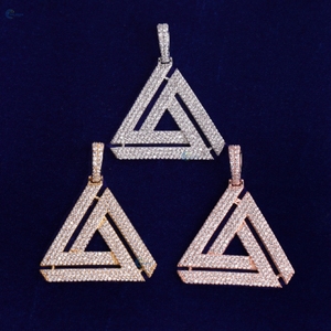 Collier Hip Hop de Luxe pour Homme Plaqué Or et Or Rose Pendentif Géométrique Triangulaire Entièrement Serti de Pierres Style Bling - Product Image 1
