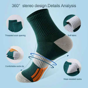 Calcetines atléticos de gimnasio de alta calidad para hombres Calcetines tobilleros de compresión deportivos al por mayor Diseño Blanco Negro Patrón de logotipo personalizado - Product Image 3