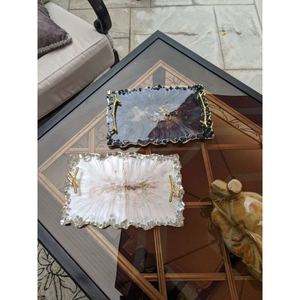 Plateau de service en résine plaquée couleur noire fabriquée à la main pure pièce unique avec des assiettes premium supplémentaires à des tarifs très bas - Product Image 2