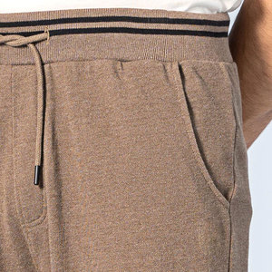 Pantalones cortos informales ligeros para hombre para verano tela de algodón suave con cintura elástica suministro de fábrica OEM - Product Image 2