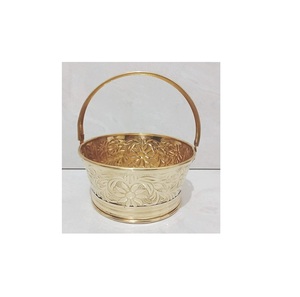 ชามเสิร์ฟตกแต่งพร้อมตะกร้าตกแต่งทองเหลืองโบราณลายนูนลายดอกไม้คุณภาพสูงสําหรับเสิร์ฟในงานปาร์ตี้ - Product Image 1