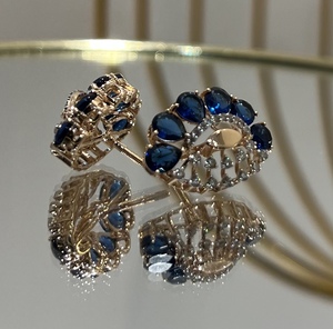 Conjunto de pendientes y colgantes de piedra azul y diamante de corte brillante redondo de oro de 14K/18K de lujo elegante para mujer con joyería certificada - Product Image 6