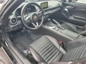 FIAT 124 Spider Abarth 2020 USADO, Volante a la Izquierda/Derecha - Product Image 4