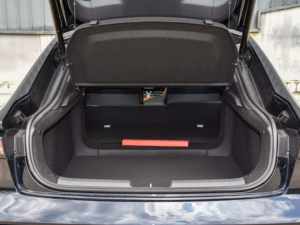 Auto Deportivo 4x4 de Gasolina 2023 con 4 Asientos, Motores de Tracción Simple, Vehículo Usado a Gasolina, Libre de Accidentes y Listo para Enviar - Product Image 4