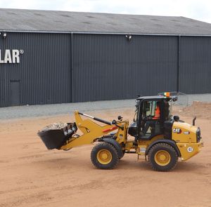 Cargadora de ruedas compacta CAT 908 NUEVA/USADA en venta en Francia - Product Image 5