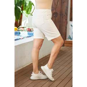 Pantalones Cortos RMG para Mujer, Talla Grande, Cintura Elástica, Color Azul Marino y Blanco, Mezcla de Algodón, Poliéster y Elastano, Ropa Casual de Verano - Product Image 2