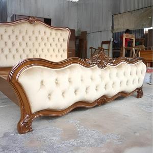 Cama de plataforma de madera tallada francesa con panel tapizado capitoné, estructura de cama suave, muebles de dormitorio personalizados para bodas - Product Image 5