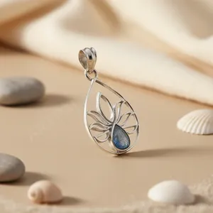Pendentif en argent 925 fait main de luxe pour femme, en forme de goutte d'eau, avec design croix, en labradorite, bijou religieux en cristal, cadeau - Product Image 3