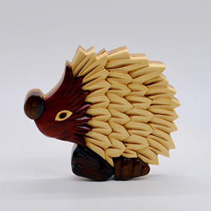 Adorno de madera en forma de erizo Colgante de pared Intarsias Tallado Cuadrado Imán de nevera de madera de Vietnam - Product Image 2