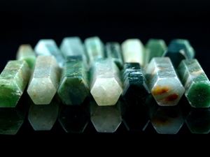 Tour de cristal de labradorite verte naturelle brillante en gros, pierres de guérison, obélisque, baguette de labradorite pour la décoration - Product Image 2