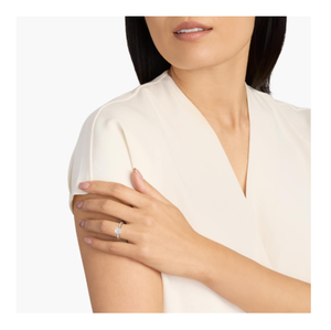 แหวนหมั้นประดับเพชรสไตล์วินเทจ – ดีไซน์เหนือกาลเวลาพร้อมประกายหรูหราและเสน่ห์โรแมนติก - Product Image 3