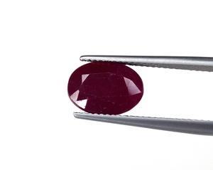 หินอัญมณีทับทิมธรรมชาติคุณภาพสูง4.15กะรัตสีแดงเลือด100% วงรีตัดเกเรชสำหรับทำแหวนและจี้ - Product Image 2