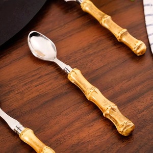 Manche en bois rustique cuillère fourchette couteau ensemble pour Tables de Banquet maisons fonctions de mariage hôtels et présentations de Buffet à la main - Product Image 4