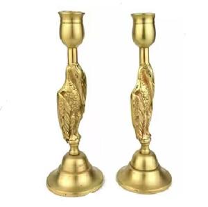 Bougeoir en métal style antique d'inspiration vintage Design orné pour décoration de fête intérieure exclusive pour Pâques et Noël - Product Image 1