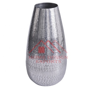 Florero hecho a mano de diseño martillado en florero decorativo de mesa con acabado dorado a precio mayorista Best Seller - Product Image 6