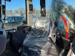 Nueva Retroexcavadora Mini sobre Orugas HIDROMEK HMK 62 T K4, Motor Diésel Kubota de 65.2 HP, Cucharón de 0.45 m³ - Product Image 3