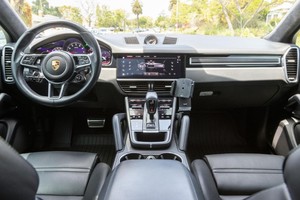 Certificado usado 2022 para Cayenne GTS Coupe Twin-Turbo V8 AWD OEM 1 año de garantía - Product Image 2