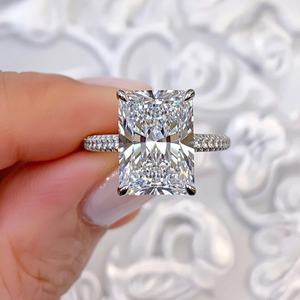 Anillo de Compromiso Vintage Tishya con Moissanita de Corte Radiante de 4.98 TCW, Halo Oculto, Oro Blanco de 14k, 4 g - Product Image 6